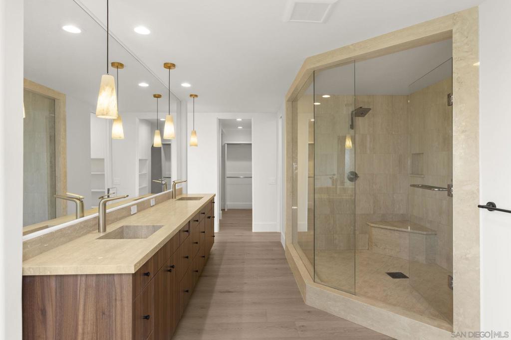 1846 Castellana Rd - photo 18