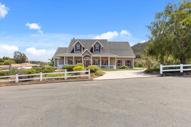Detail Gallery Image 4 of 60 For 598 Caminito a Casa, San Marcos,  CA 92078 - 4 Beds | 3/1 Baths
