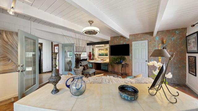 901 S Calle Tomas, Palm Springs CA: https://media.crmls.org/mediaz/20ba370e-4253-4226-9d81-b88b785cb75c.jpg