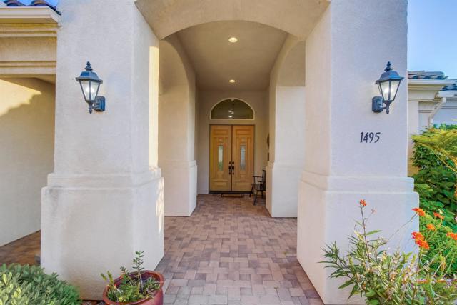 1495 Meredith Road, Fallbrook CA: https://media.crmls.org/mediaz/20ba3b79-eca9-40c1-a28b-50e0d424ff6c.jpg