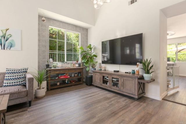 Detail Gallery Image 9 of 51 For 888 Arvita Ct, Oceanside,  CA 92057 - 3 Beds | 2 Baths