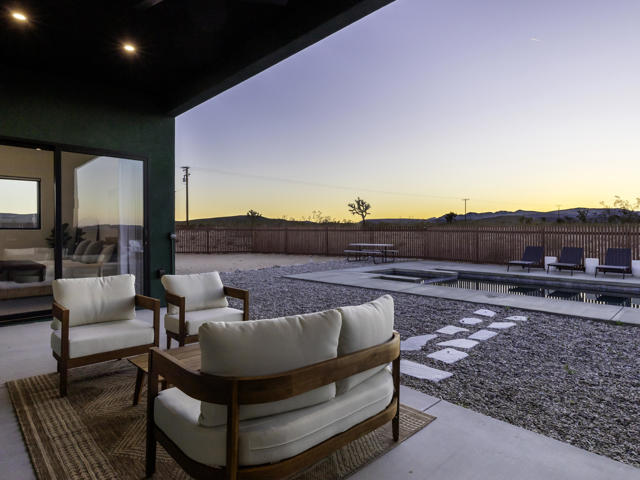 59130 Reche Road, Landers CA: https://media.crmls.org/mediaz/20bb374d-7433-4932-a173-67584514f7dc.jpg