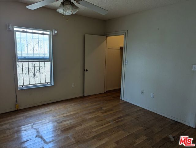 2134 8th Avenue, Los Angeles CA: https://media.crmls.org/mediaz/20bb4e38-7fd3-4205-869e-c26e8dbc3c3d.jpg