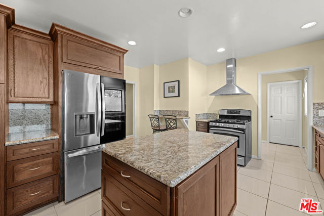 1147 S Point View Street, Los Angeles CA: https://media.crmls.org/mediaz/20bb9fb2-859f-4cd7-b281-e2d1751466c5.jpg