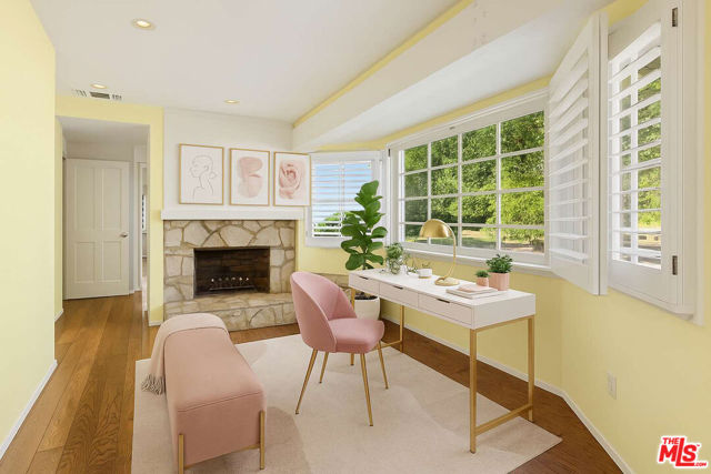 15401 Mulholland Drive, Los Angeles CA: https://media.crmls.org/mediaz/20bcee8a-14e3-4146-948d-4ea5ee7d6d13.jpg