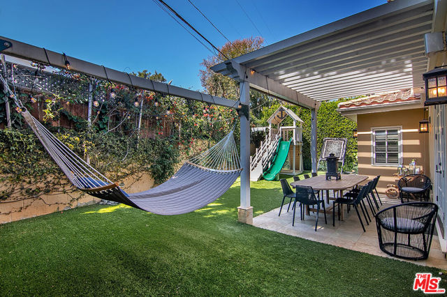 969 S Carmelina Avenue, Los Angeles CA: https://media.crmls.org/mediaz/20bd9211-ad41-4f9f-8a5c-7773f0133cb1.jpg