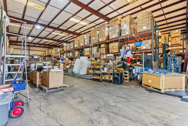 1995 Old Calaveras Road, Milpitas CA: https://media.crmls.org/mediaz/20bdb3e6-da8f-411a-840d-30c1463a7743.jpg