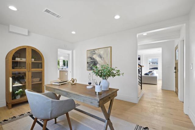 24611 Spadra Ln, Mission Viejo CA: https://media.crmls.org/mediaz/20be2c90-af07-417a-a172-2a4d97ed9f7e.jpg