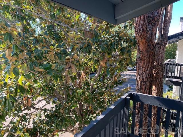 5003 Westpark Dr, North Hollywood CA: https://media.crmls.org/mediaz/20be7834-e93f-4287-b0a6-000ec25e089f.jpg