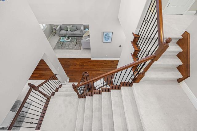 7818 Kennard Ln, San Ramon CA: https://media.crmls.org/mediaz/20bf3993-08ee-4359-9a5b-dbdbb8925ae0.jpg