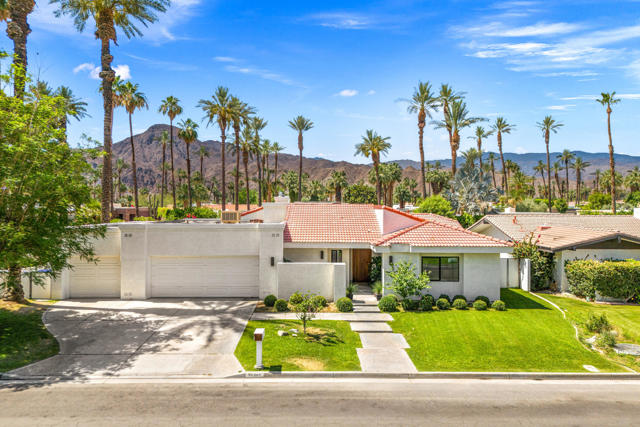 75465 Montecito Drive, Indian Wells CA: https://media.crmls.org/mediaz/20bfd5f1-be4c-484e-9cbe-48b1c069c473.jpg