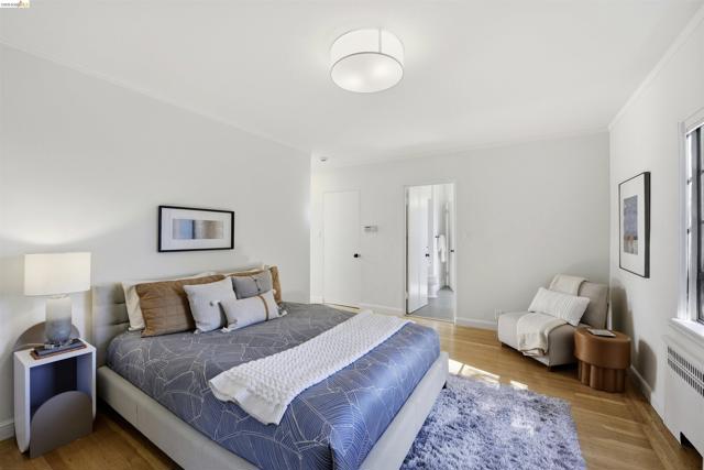 44 Highgate Rd, Kensington CA: https://media.crmls.org/mediaz/20c02d5a-01f9-4e83-bd5e-b19966f7f210.jpg