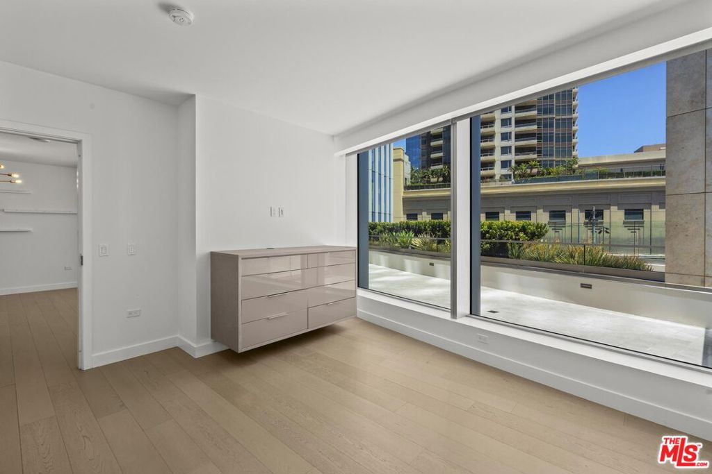 888 E Street - photo 11