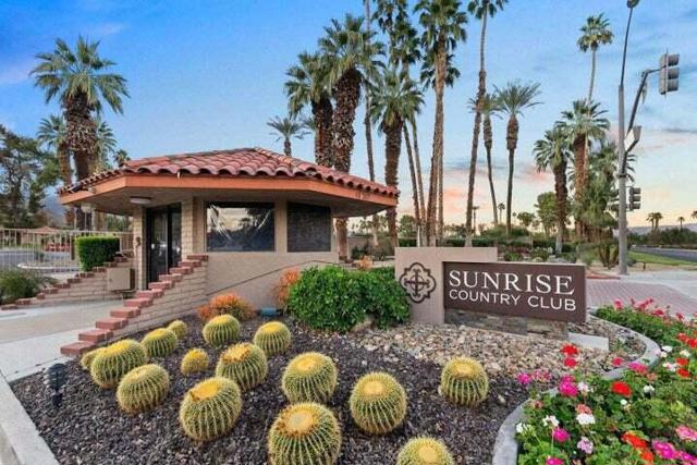 51 Sunrise Drive, Rancho Mirage CA: https://media.crmls.org/mediaz/20c0bdb4-7eca-4109-a707-bb2f7eac11f4.jpg