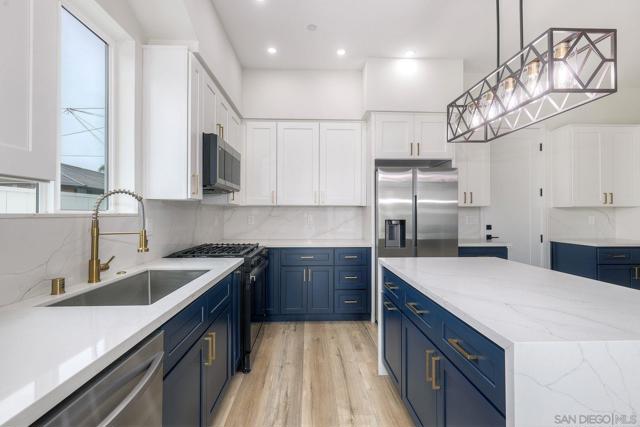 962 Florence St, Imperial Beach CA: https://media.crmls.org/mediaz/20c0d0b2-4389-465a-8b18-7e573825100b.jpg