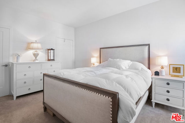 436 S Virgil Avenue, Los Angeles CA: https://media.crmls.org/mediaz/20c10e87-f260-47d1-b00c-4b4210f2cc98.jpg