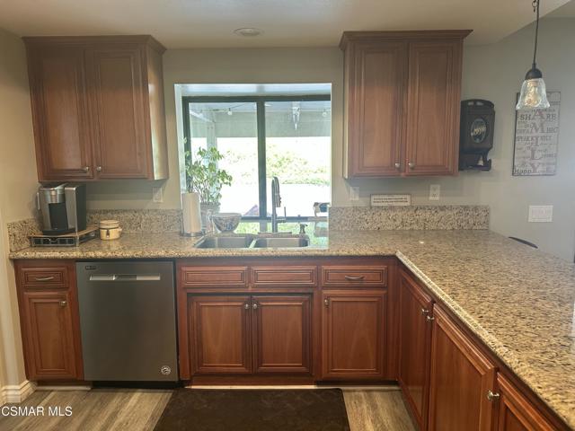1961 Mccrea Road, Thousand Oaks CA: https://media.crmls.org/mediaz/20c11a71-6e1d-40be-982e-7d4a282ca201.jpg