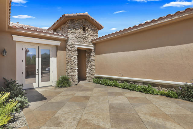 74102 Via Venezia, Palm Desert CA: https://media.crmls.org/mediaz/20c18024-1b2d-48ba-afa5-e8499a1b68d2.jpg