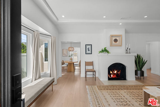 10531 Woodbridge Street, Toluca Lake CA: https://media.crmls.org/mediaz/20c28c44-0e88-480b-9309-a8e6b5136ae2.jpg