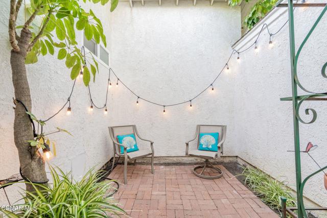 1642 Cayton Avenue, Simi Valley CA: https://media.crmls.org/mediaz/20c2eaa3-cf48-4e83-95cf-5312ae2b81c9.jpg