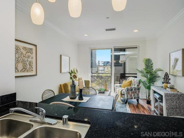 525 11th Ave, San Diego CA: https://media.crmls.org/mediaz/20c33c96-1f2b-4b66-921e-8ca93ae7c997.jpg