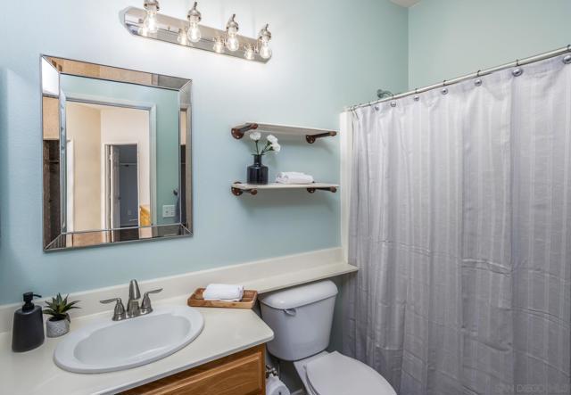 1153 Pacifica Place, Encinitas CA: https://media.crmls.org/mediaz/20c459d3-cc1e-49b9-a86a-8809f19c8a17.jpg