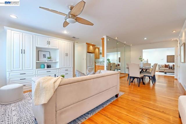 1515 Miramonte Ave, Mountain View CA: https://media.crmls.org/mediaz/20c46f66-5601-450a-9442-91e7ce5ce048.jpg