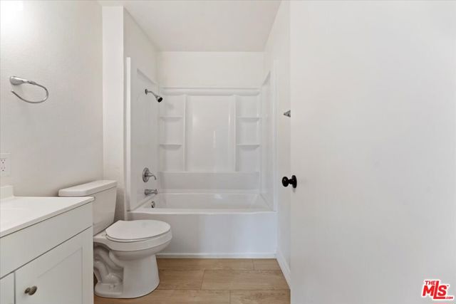 6042 Cahuilla Avenue,  CA: https://media.crmls.org/mediaz/20c487c7-56dd-4e6d-aa6f-828a17b15d05.jpg