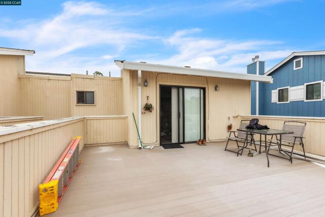 138 Farallon Ct, Aptos CA: https://media.crmls.org/mediaz/20c48de5-3ac6-4ad1-92fc-a951a350fba5.jpg