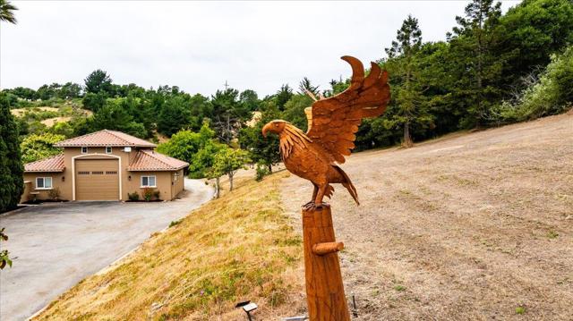 2710 Summerland Road,  CA: https://media.crmls.org/mediaz/20c4962d-0477-4946-9a1e-de4adbd67255.jpg