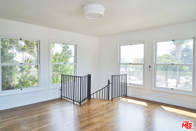 2191 El Sereno Avenue, Altadena CA: https://media.crmls.org/mediaz/20c546fd-6316-4fba-98df-e195069add08.jpg