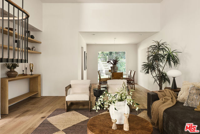 17155 Clemons Drive, Encino CA: https://media.crmls.org/mediaz/20c593cf-f8e0-4556-9e28-3be1bfb39dac.jpg