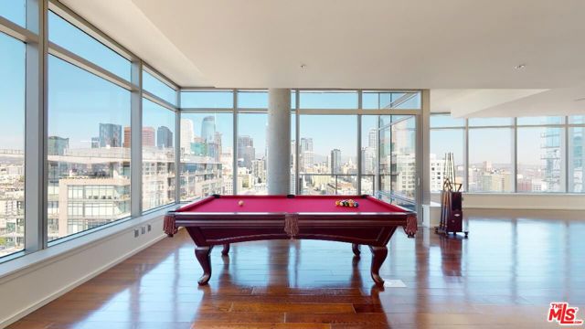 1155 S Grand Avenue, Los Angeles CA: https://media.crmls.org/mediaz/20c5c83c-2dbf-4ca1-a958-ac07ce8d5599.jpg