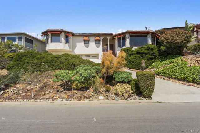4331 Summit Drive, La Mesa CA: https://media.crmls.org/mediaz/20c67416-e17a-4218-aefa-3f7d48936146.jpg