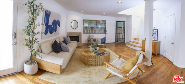 654 Broadway Street photo 9
