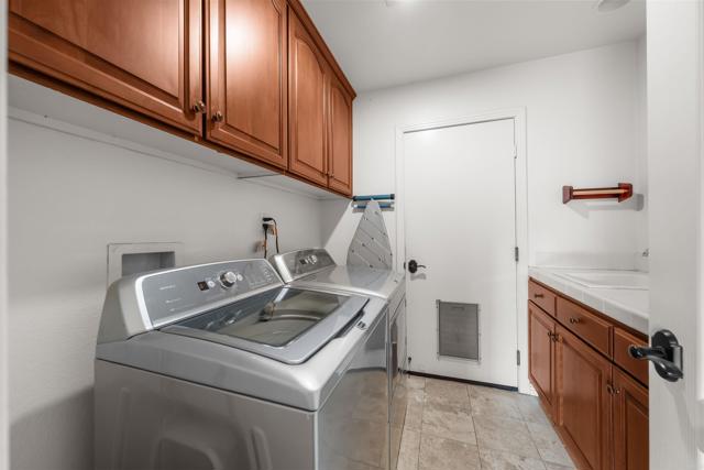 1033 Goldeneye, Carlsbad CA: https://media.crmls.org/mediaz/20c6aa1d-d259-4acb-8604-4919f5626df9.jpg
