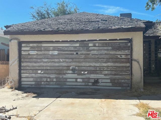 38633 Lemsford Avenue, Palmdale CA: https://media.crmls.org/mediaz/20c6db98-c9cf-4ff1-a081-962a98738adb.jpg
