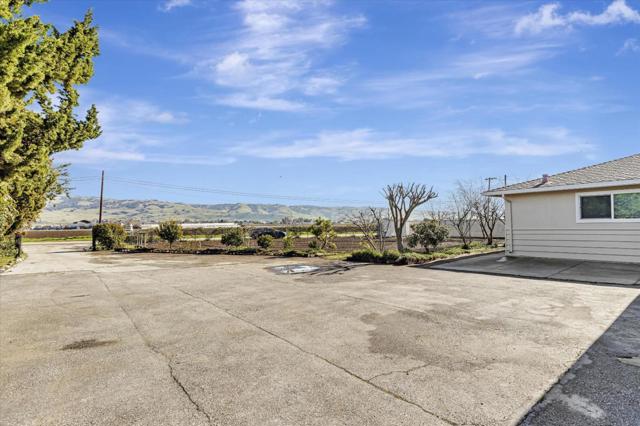 7381 Furlong Avenue, Gilroy CA: https://media.crmls.org/mediaz/20c72ee7-b076-4c13-be89-6354b5167c57.jpg