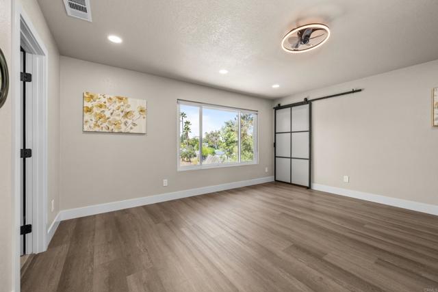 Detail Gallery Image 15 of 41 For 1026 Eucalyptus Ave, Vista,  CA 92084 - 5 Beds | 3 Baths