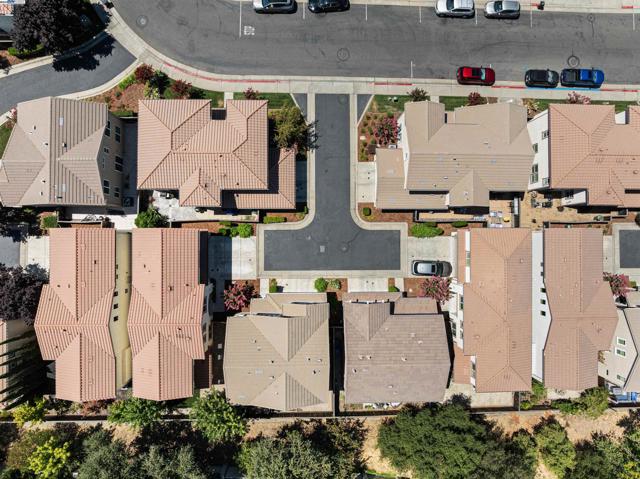6505 Brando Loop, Fair Oaks CA: https://media.crmls.org/mediaz/20c761e0-3faa-4a71-a605-c1346f20edbb.jpg
