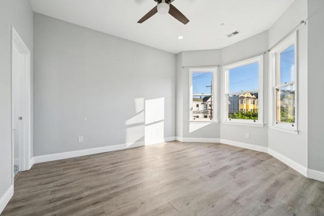 30003006 26th Street, San Francisco CA: https://media.crmls.org/mediaz/20c799a5-45ad-48da-a7ef-46d783a9de39.jpg