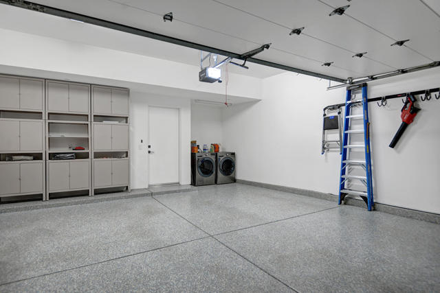 329 Goleta Way, Palm Springs CA: https://media.crmls.org/mediaz/20c7c85b-94ee-4c83-9fdf-3290f9ad2357.jpg