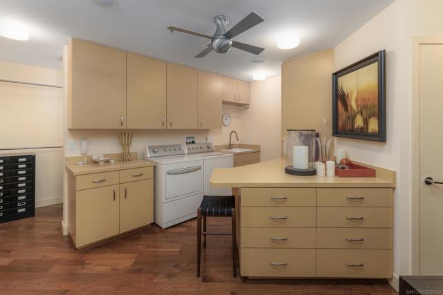 700 W Harbor Dr, San Diego CA: https://media.crmls.org/mediaz/20c83618-4f18-43e3-8172-13f7d80cd4e5.jpg