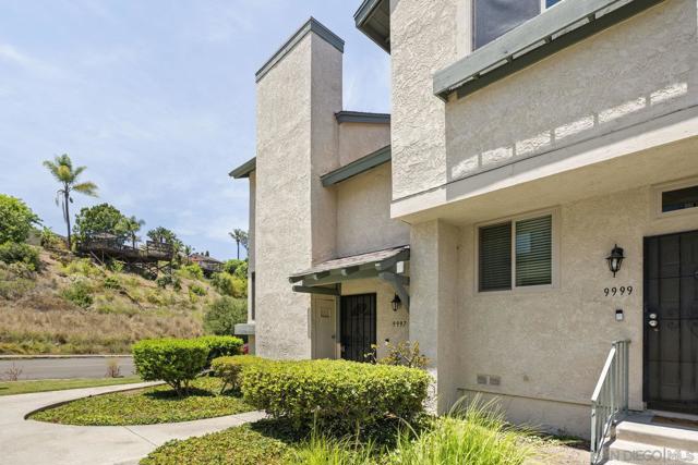9997 Paseo Montril, San Diego CA: https://media.crmls.org/mediaz/20c85480-d21d-4977-b008-af7a4cc190d9.jpg