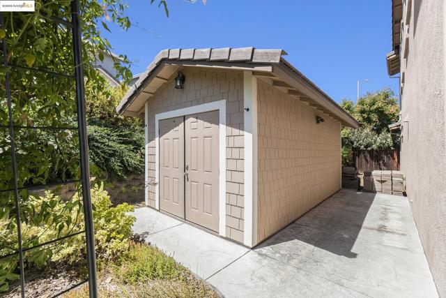 2776 Alves Ranch Rd, Pittsburg CA: https://media.crmls.org/mediaz/20c905ac-5a9e-40d1-a916-3daab263a7a0.jpg