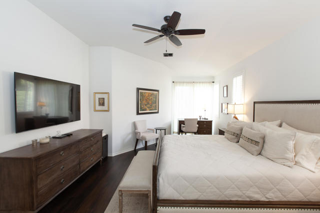 48225 Via Solana, La Quinta CA: https://media.crmls.org/mediaz/20c9f656-29f1-4df4-bc4a-303d8bccb2b5.jpg