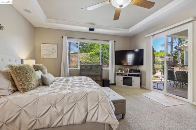 1117 Teal Ct, Brentwood CA: https://media.crmls.org/mediaz/20ca0bb4-9ab3-4ec0-90c4-5f6d87da3db9.jpg