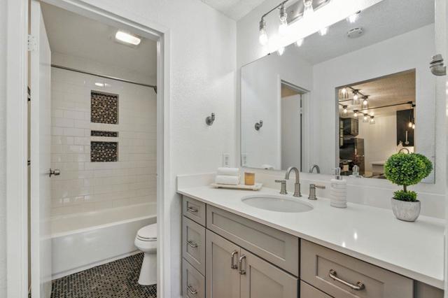 381 Half Moon Lane, Daly City CA: https://media.crmls.org/mediaz/20ca0f5f-1c33-4391-9647-5e2411d2482b.jpg