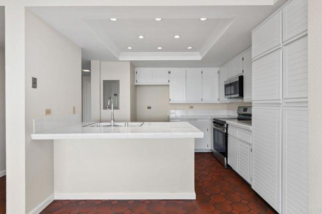 Detail Gallery Image 7 of 45 For 1200 Harbor Dr 16b,  Oceanside,  CA 92054 - 2 Beds | 2 Baths