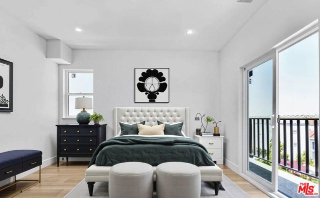 13463 Beach Avenue, Marina del Rey CA: https://media.crmls.org/mediaz/20ca437d-2d49-467e-90f0-0262b55204d1.jpg